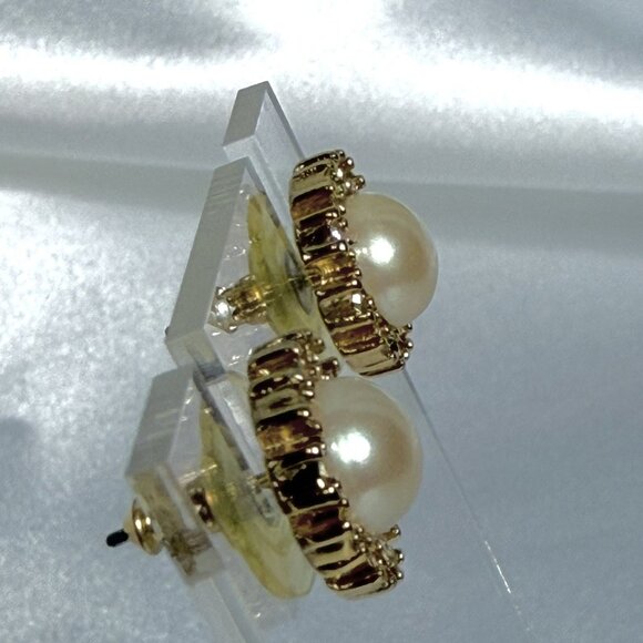 Vintage Faux Pearl & Rhinestone Gold Tone Post Earrings – Unmarked Classic Studs - Picture 3 of 6